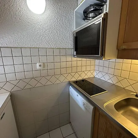 Appartement Divisible Avec Balcon Plein Sud, A 100m Des Commerces Et 80m Des Remontees Mecaniques - Fr-1-356-344